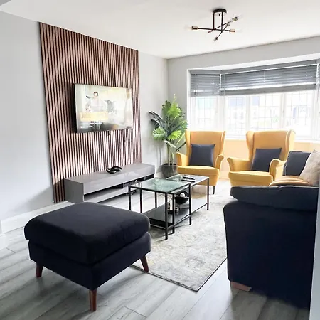 Beautiful Newly Renovated House In Rainham Essex Villa